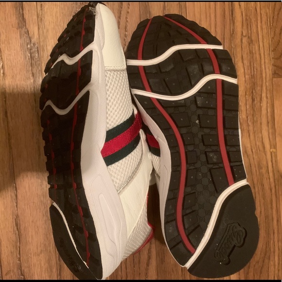 ❌❌sold❌❌Authentic ladies Gucci Sneakers - Picture 5 of 6